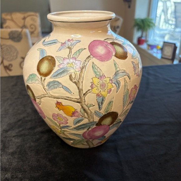 Other - Vintage WBI Chinese Chinoiserie Enameled Porcelain Mantel Urn or Vase